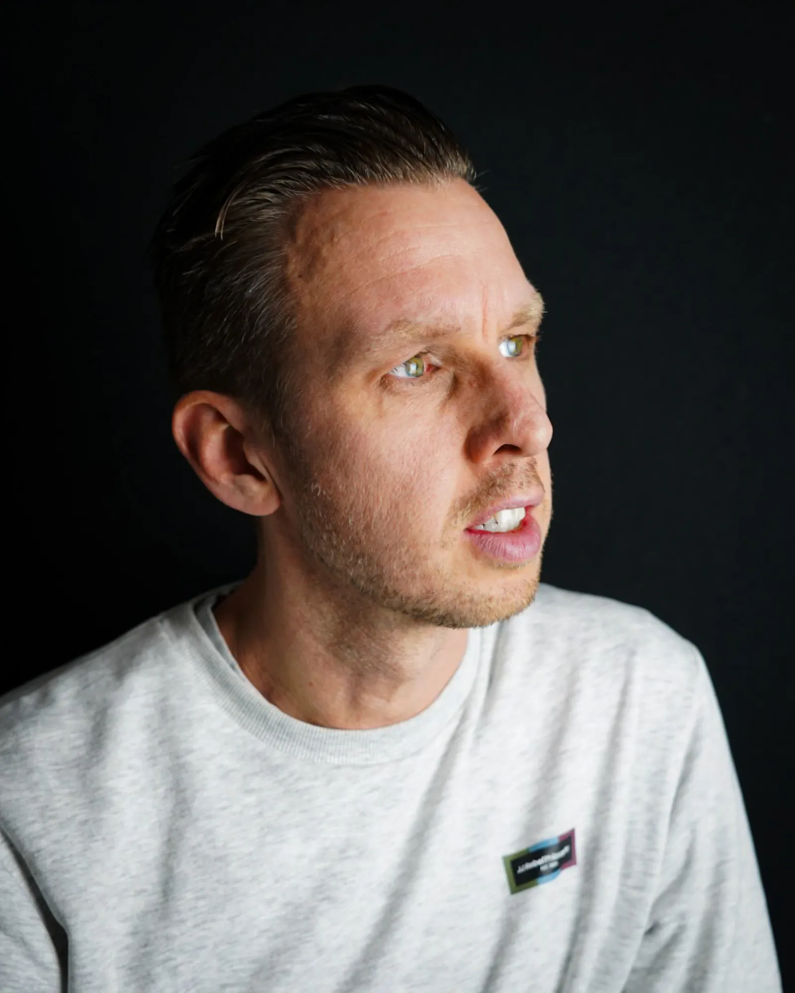 Portret van Erwin Bierens, fotograaf en oprichter van Studio Sjas Patat